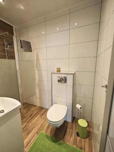 7th room guest house