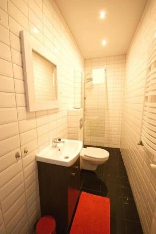 7th room guest house