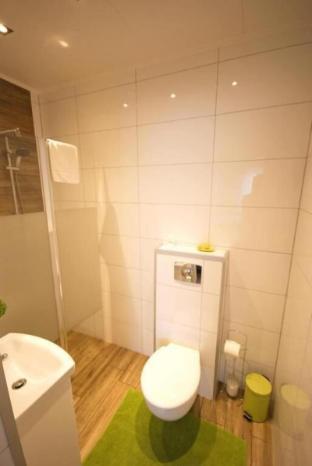 7th room guest house