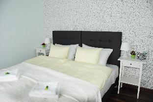 7th room guest house