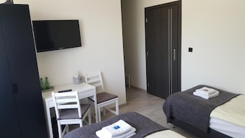 7th room guest house