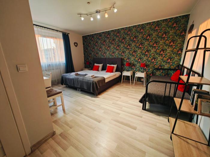 7th room guest house