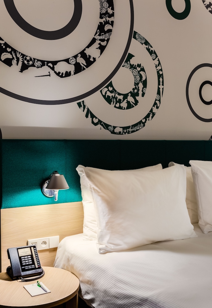 holiday inn warsaw city centre by ihg