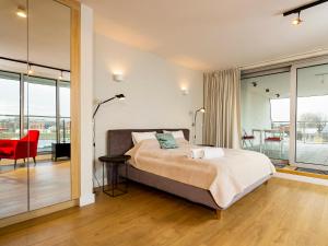 riverside aparthotel