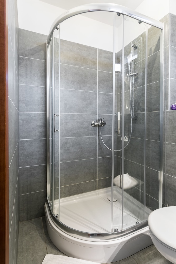 green garden residence