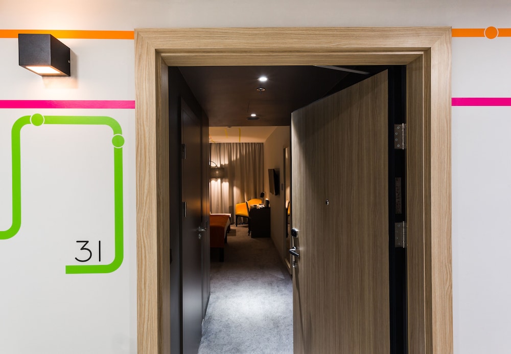 Ibis Styles Warszawa City,Warsaw>>Oltarzew,3 star