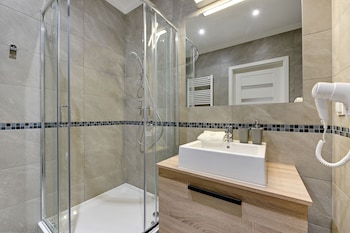 Apartinfo Angielska Grobla Apartments,Near Gdansk Crane,3 star