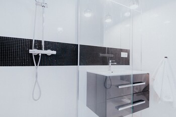 elite apartments marine suite