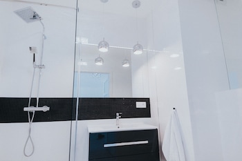 elite apartments marine suite