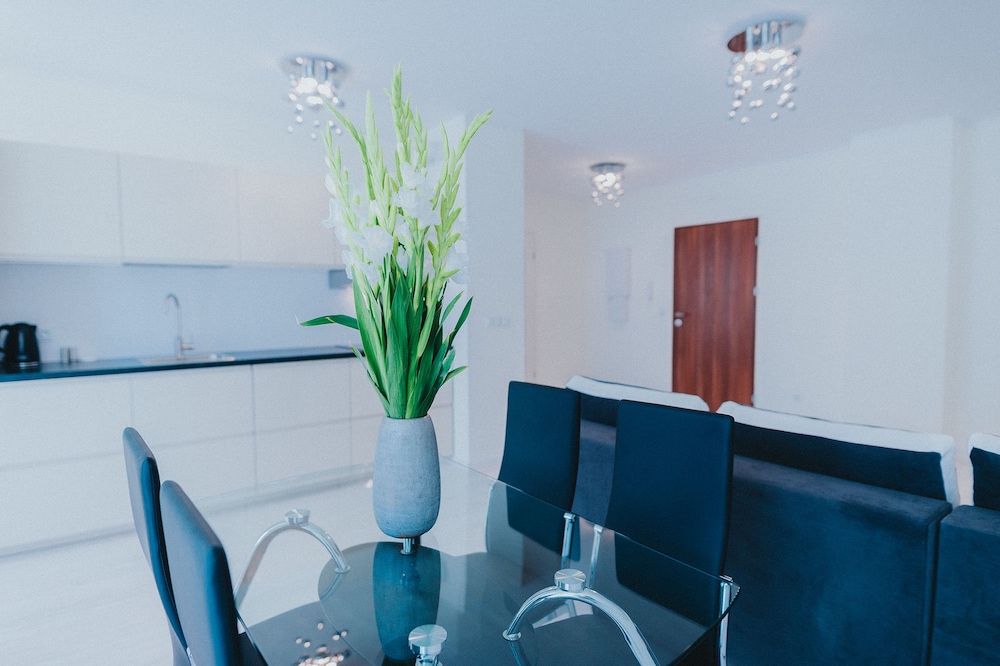 elite apartments marine suite