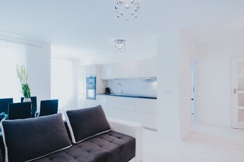 elite apartments marine suite