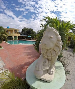 La Cayenna Hotel Et Restaurant,Croix-Des-Bouquets>>Carrefour,3 star