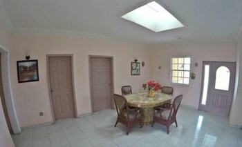 la cayenna hotel et restaurant