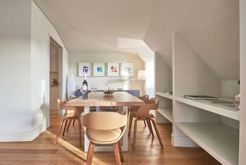 Lisbon Five Stars Apartments - Bica 246,Lisbon>>Carcavelos,4 star