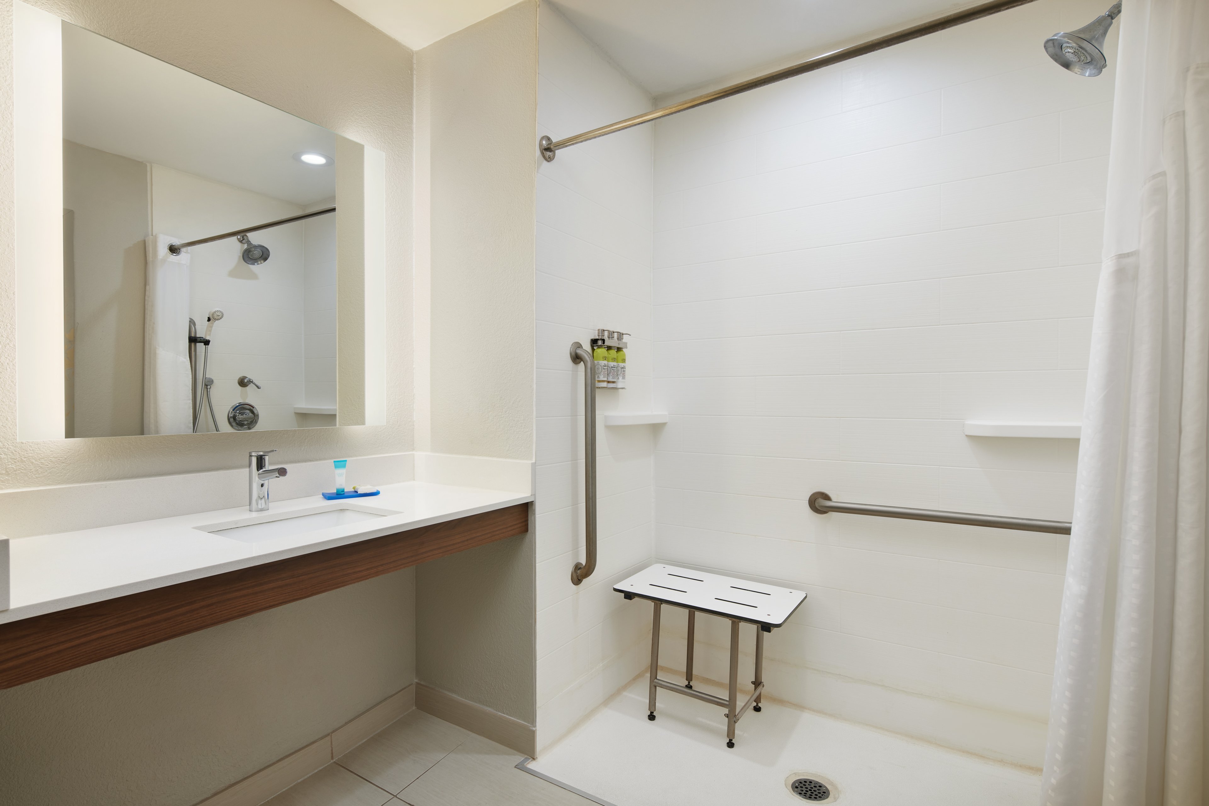 holiday inn express and suites bonifay by ihg
