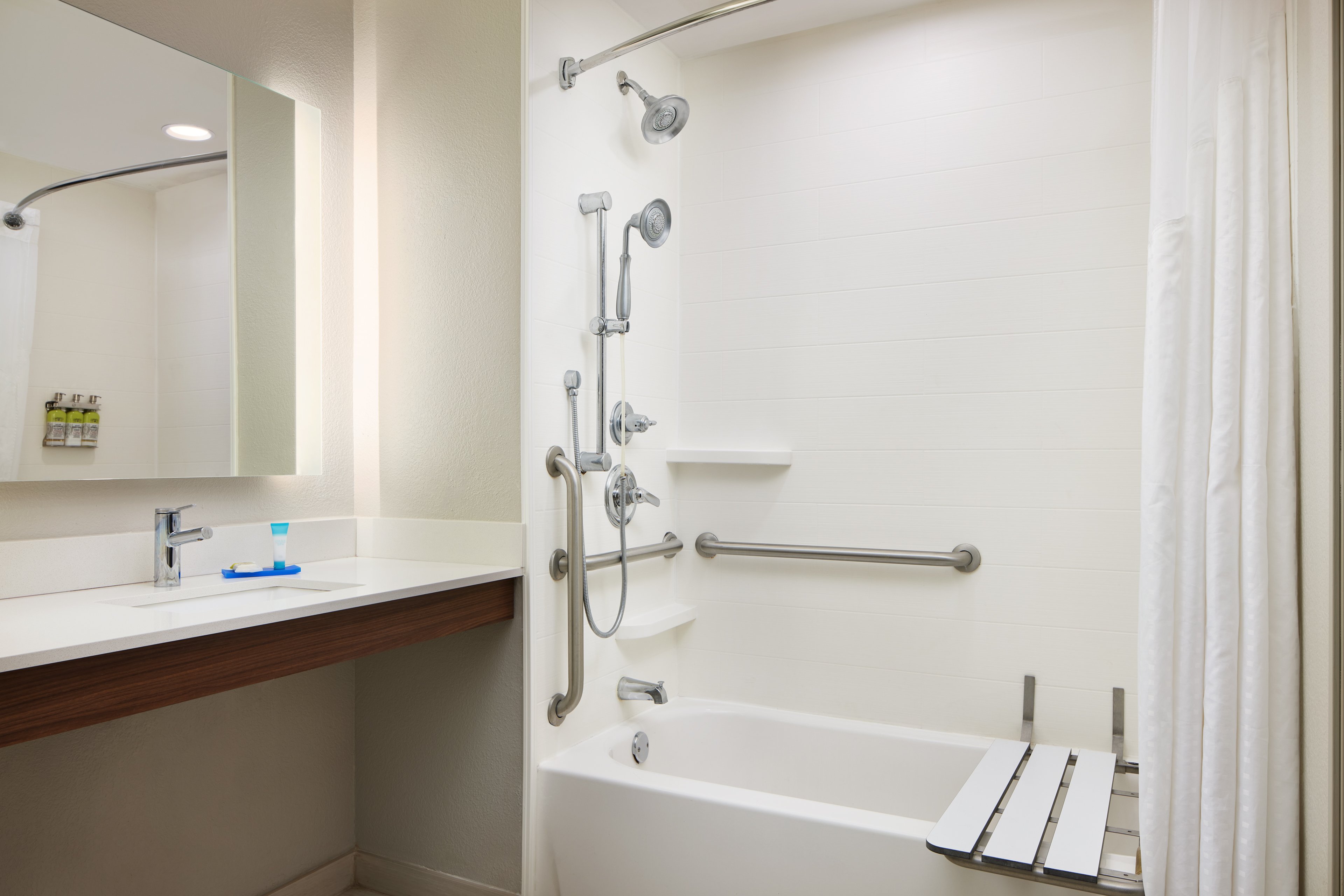 holiday inn express and suites bonifay by ihg