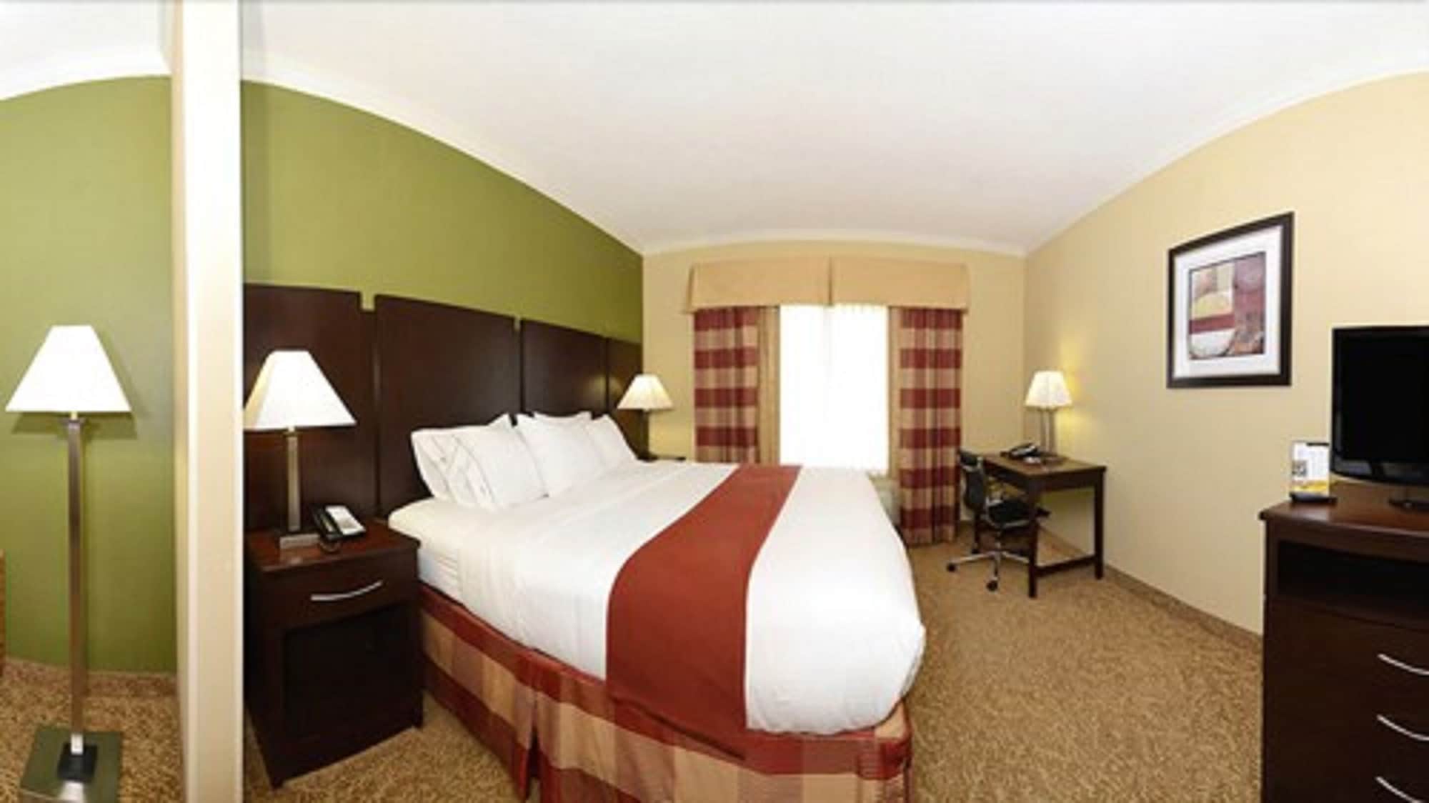 holiday inn express and suites bonifay by ihg