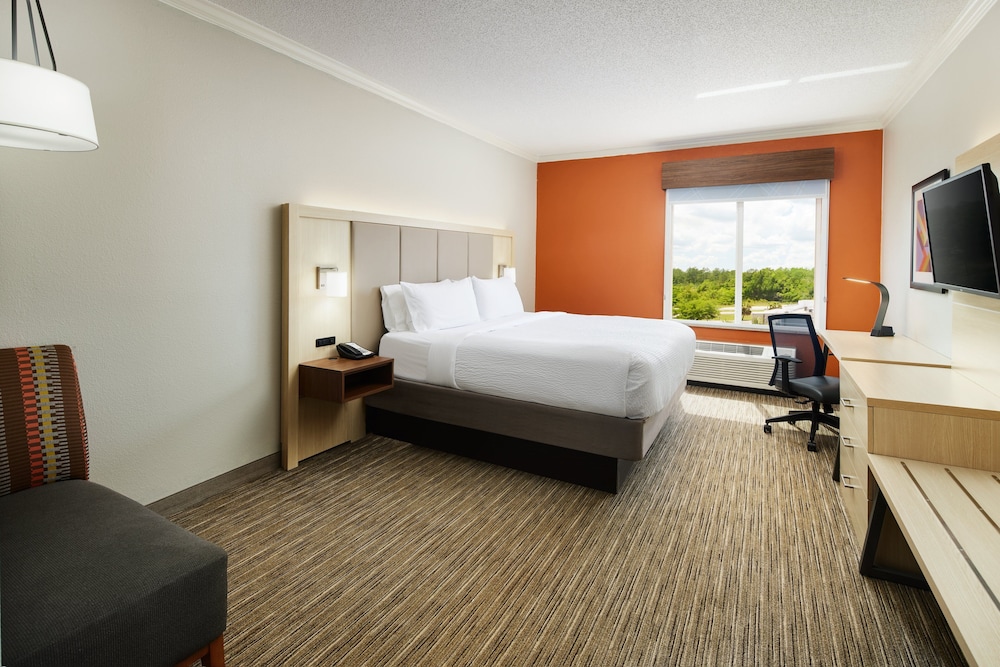 holiday inn express and suites bonifay by ihg
