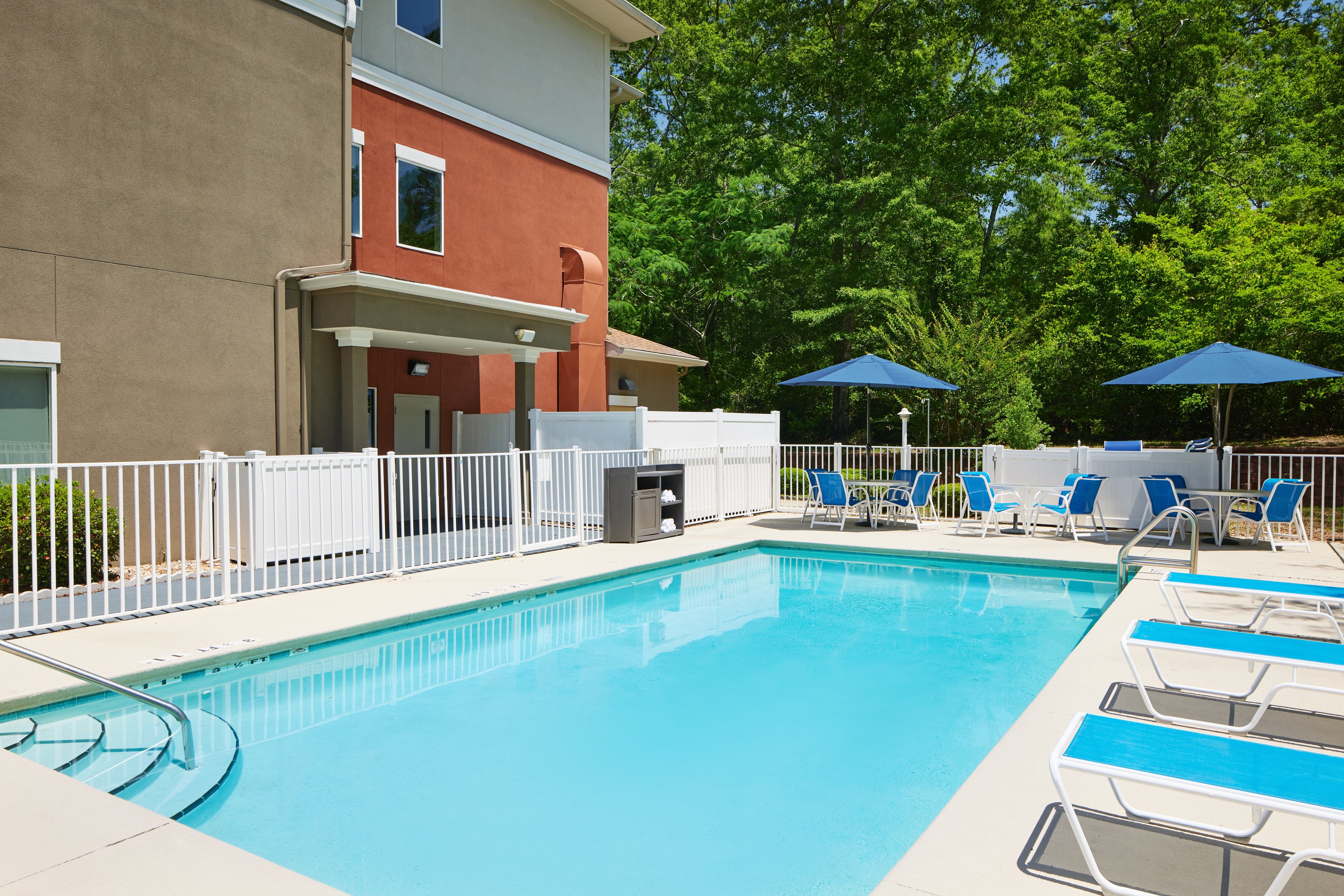 holiday inn express and suites bonifay by ihg