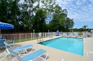 holiday inn express and suites bonifay by ihg