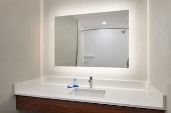 Holiday Inn Express & Suites Bonifay By Ihg,De Funiak Springs>>Bonifay,3 star