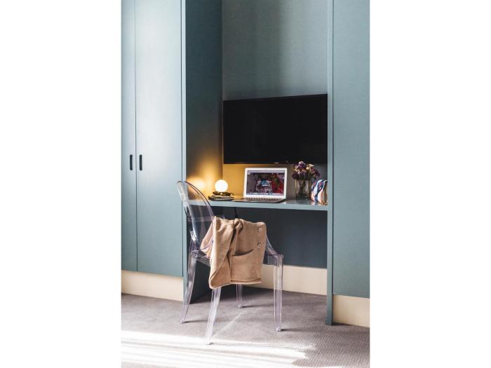 dear lisbon gallery house