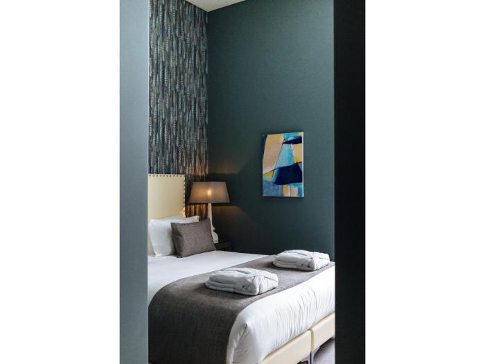 dear lisbon gallery house