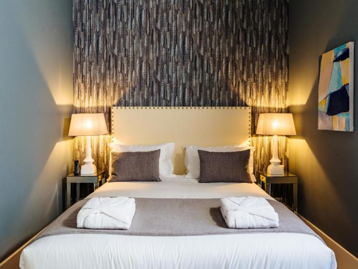 dear lisbon gallery house