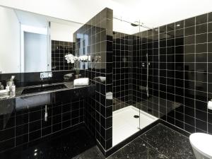 dear lisbon gallery house