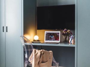 dear lisbon gallery house