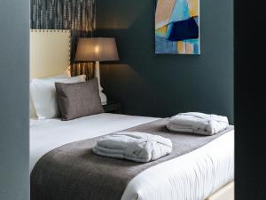 dear lisbon gallery house