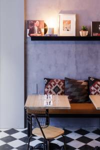 dear lisbon gallery house