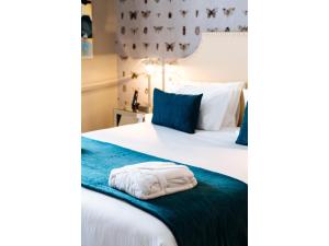 dear lisbon gallery house