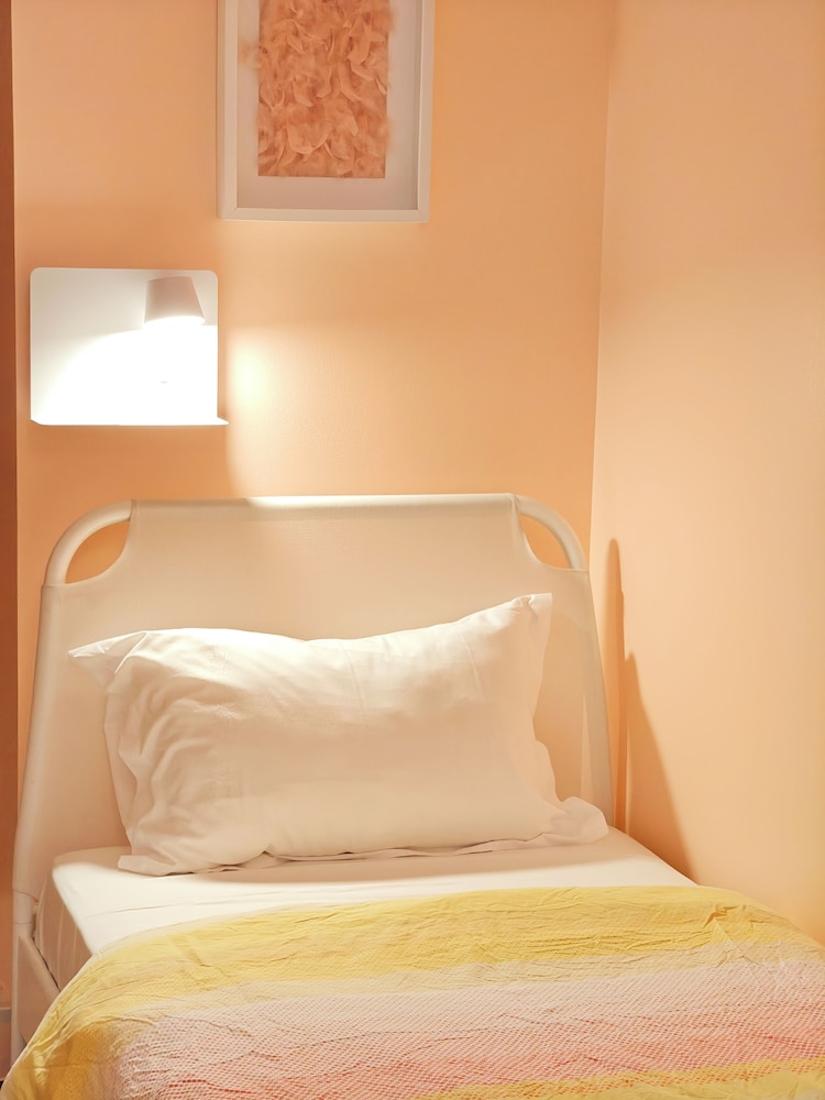 sunlight house adults only