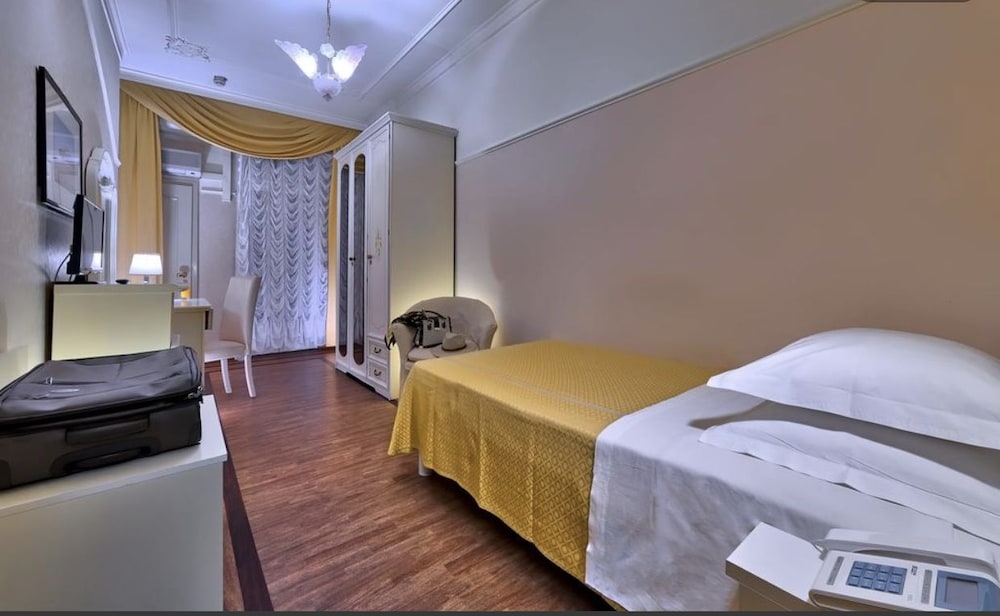 terme patria adults only