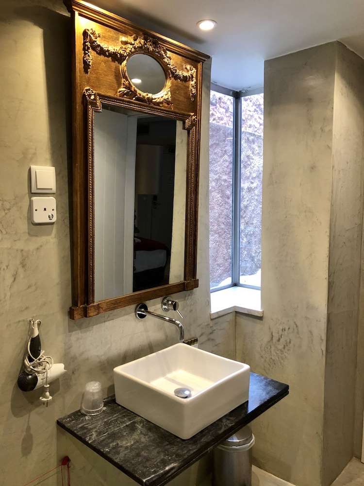 dalma old town suites