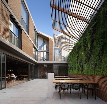 7g roaster apartments