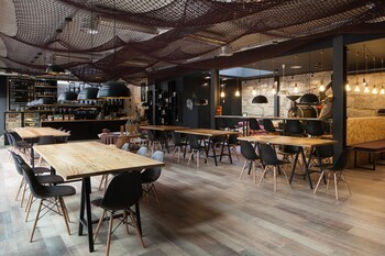 7g roaster apartments