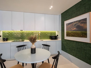 apartamentos the arc carris