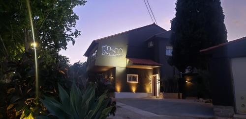 village cascais guest house