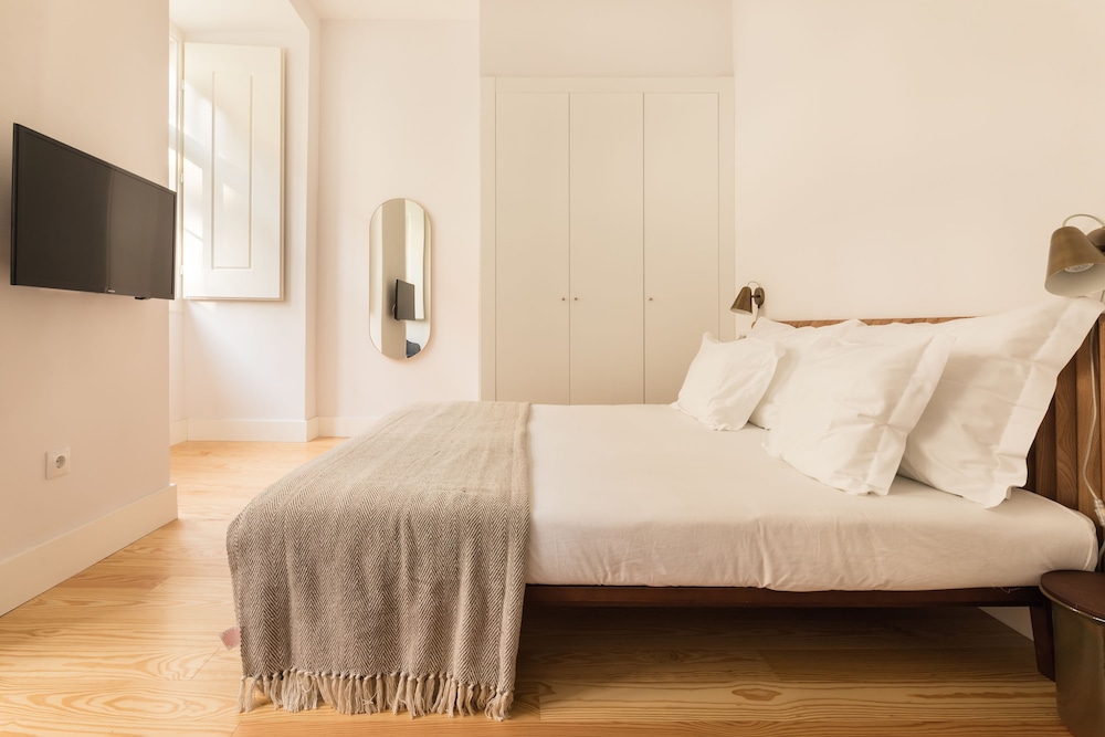 the visionaire apartments