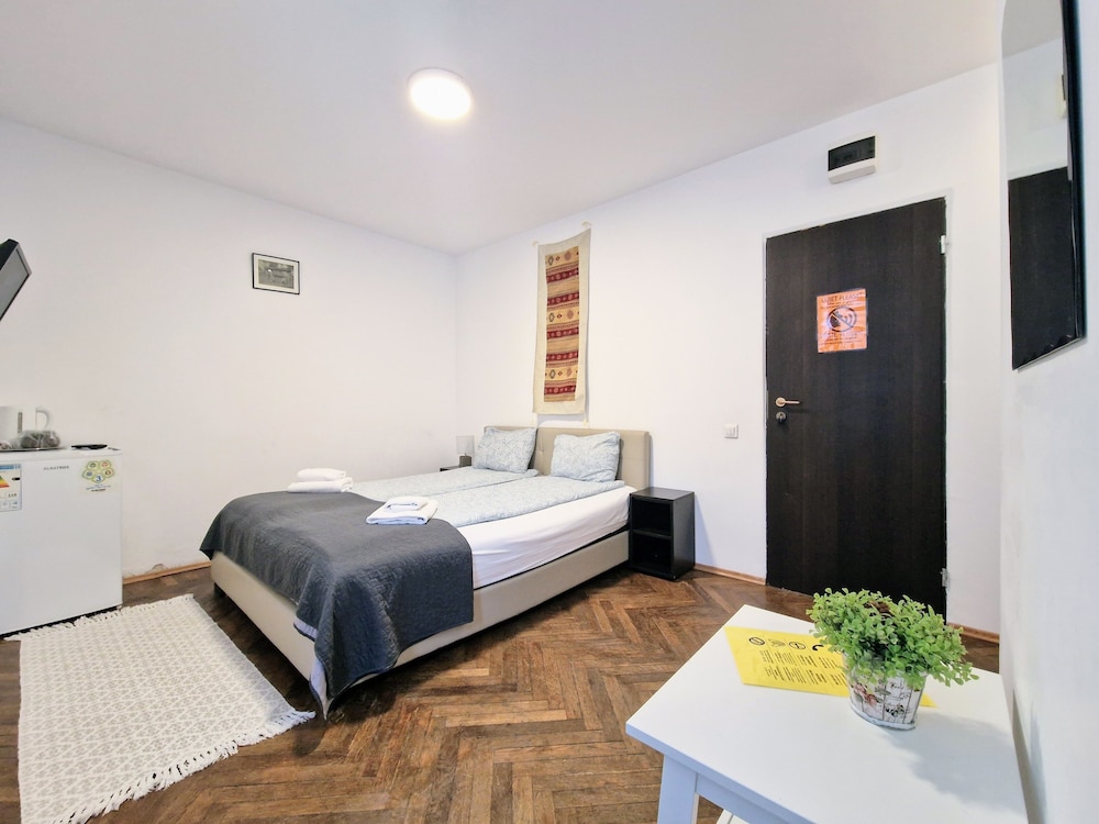main square apartments and more