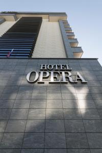 hotel opera