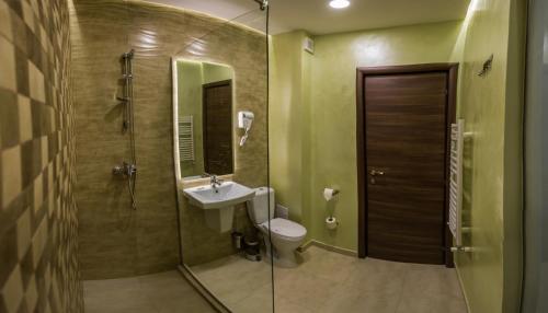 Monopoly Hotel,Otopeni>>Bucharest,3 star