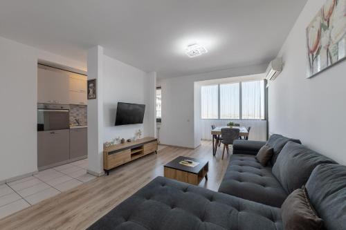 monaco grand apartments by citybookings