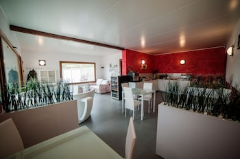 la villa hill resort