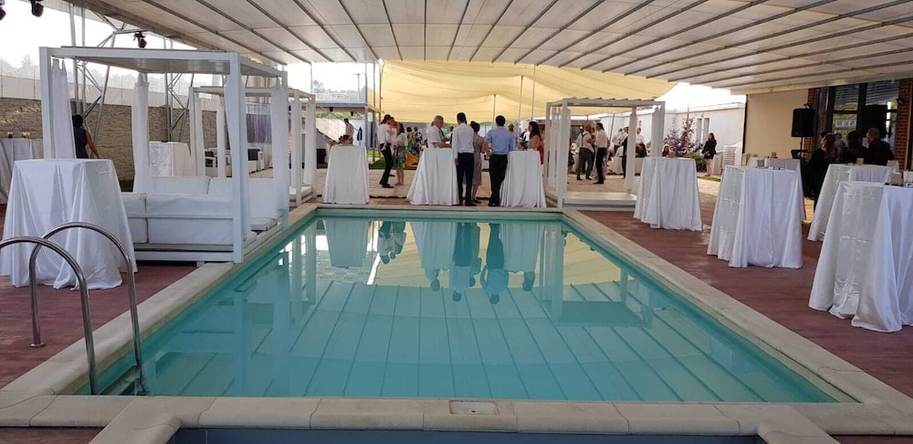 la villa hill resort