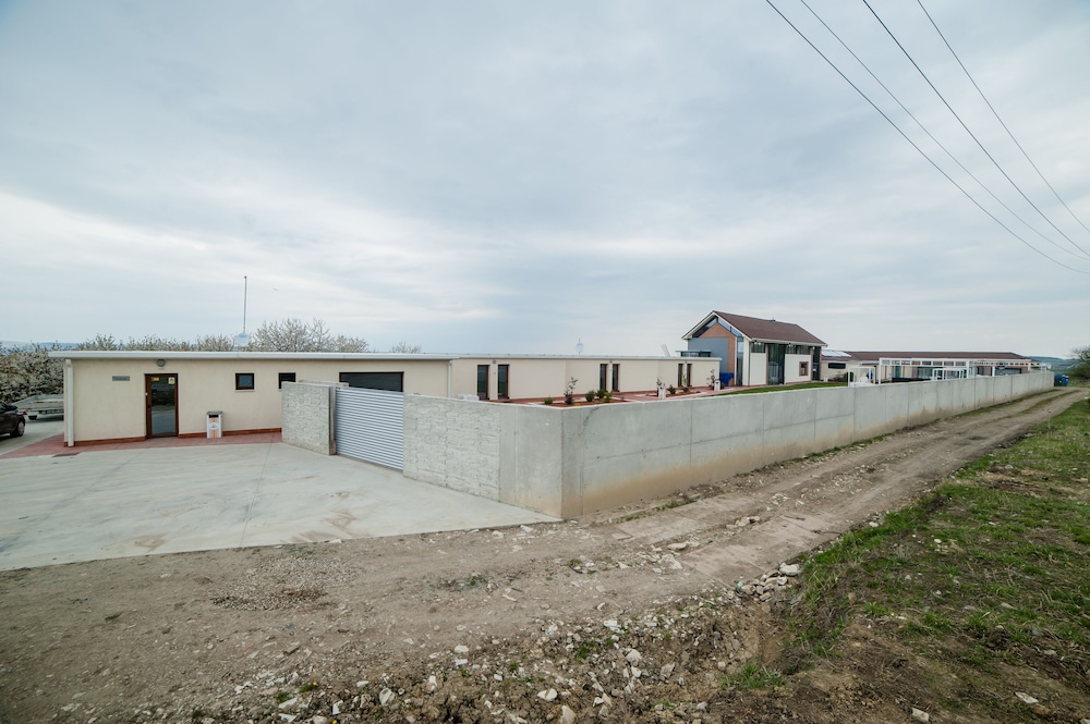 la villa hill resort