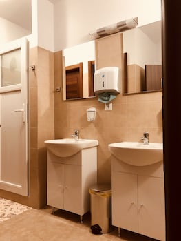 monte carlo palace rooms hostel