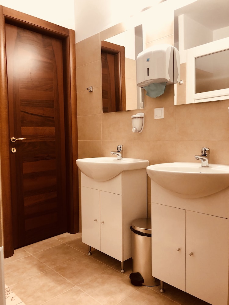 monte carlo palace rooms hostel